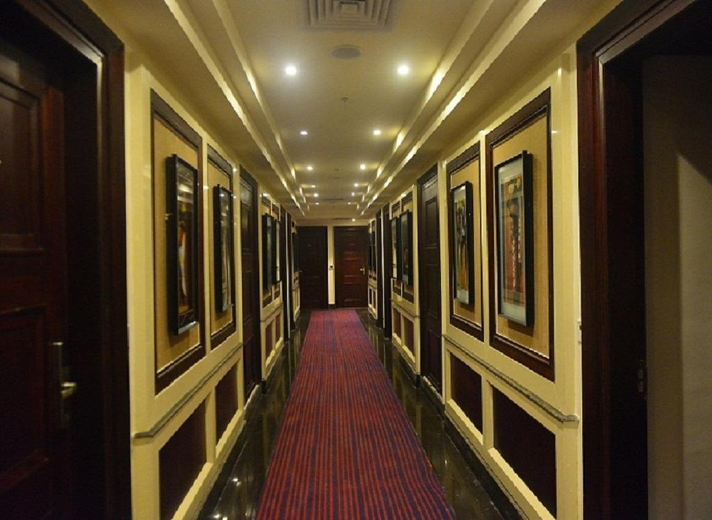 Vijay Intercontinental Otel Kanpur Dış mekan fotoğraf
