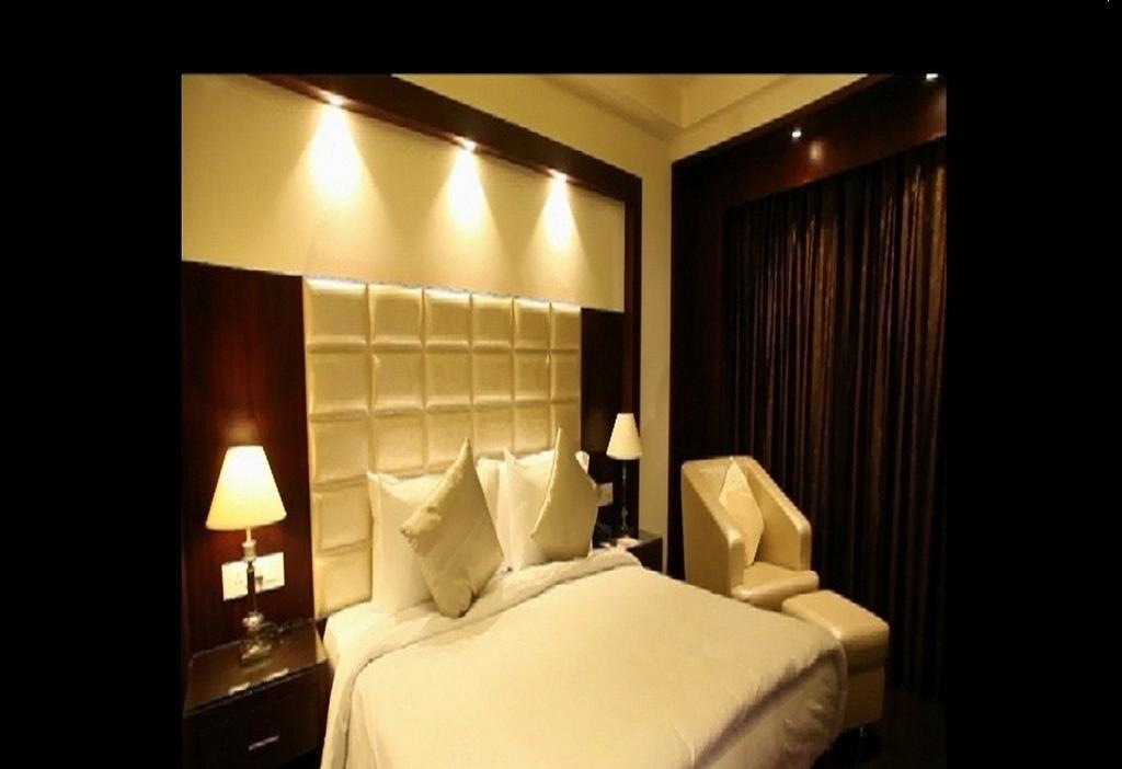 Vijay Intercontinental Otel Kanpur Dış mekan fotoğraf